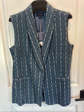 Skies Are Blue Sleeveless Tweed Vest in Teal and Ivory